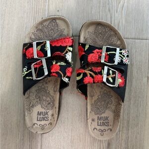 Muk Luks Sandals Size 7